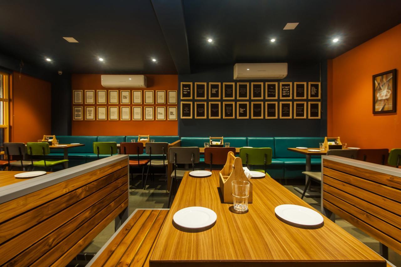 Oyo 13857 Hotel Imperial Umele エクステリア 写真