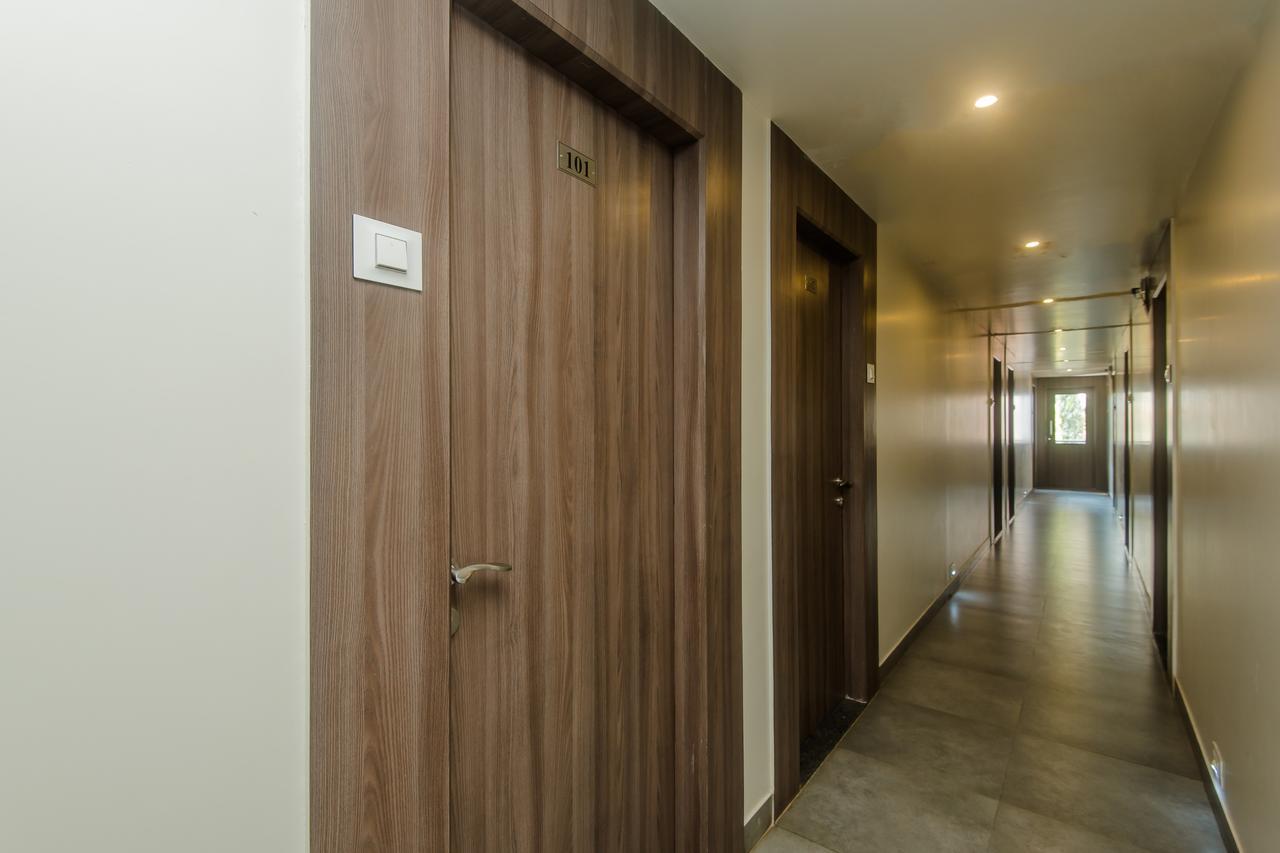 Oyo 13857 Hotel Imperial Umele エクステリア 写真