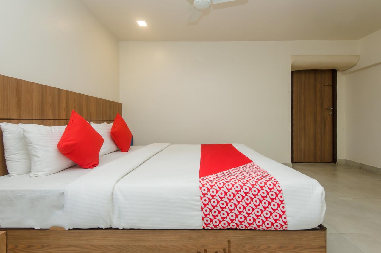 Oyo 13857 Hotel Imperial Umele エクステリア 写真