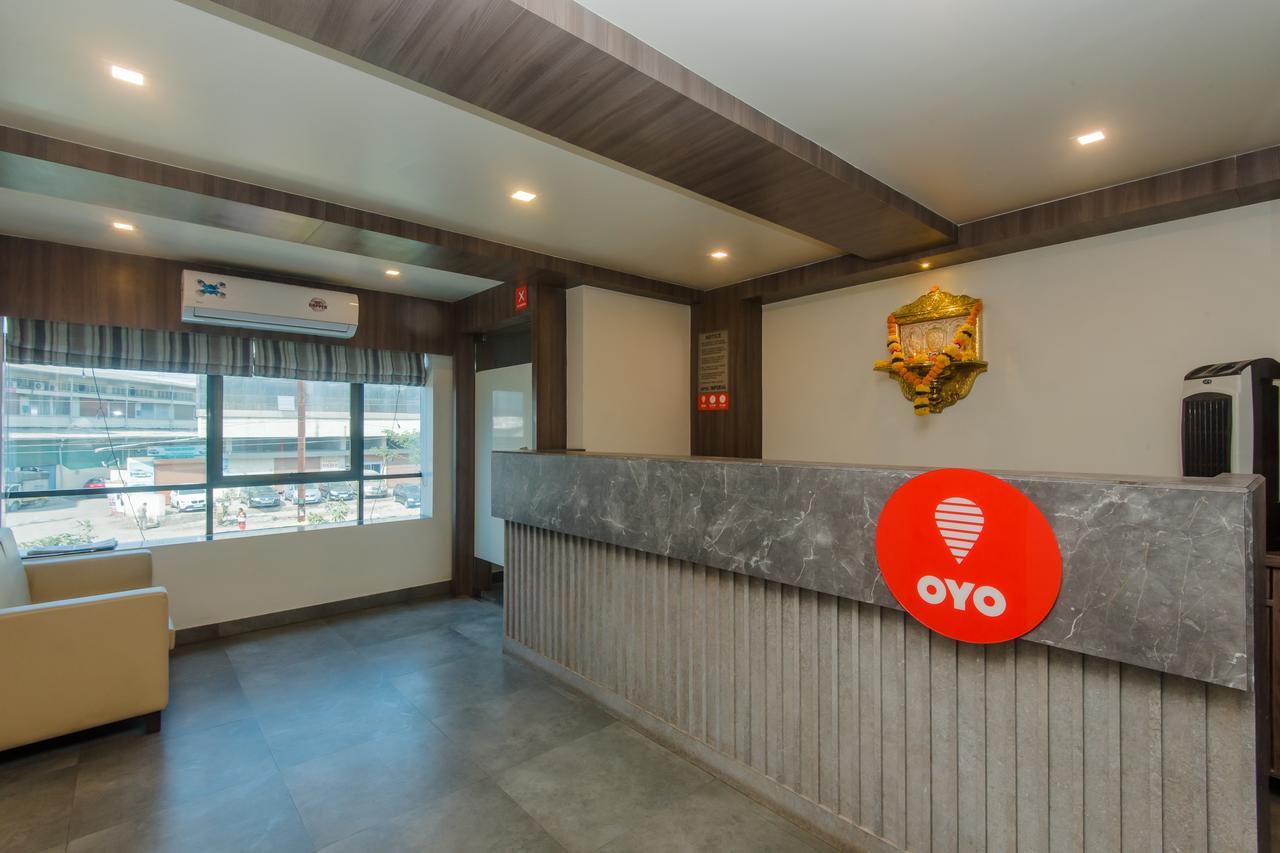 Oyo 13857 Hotel Imperial Umele エクステリア 写真